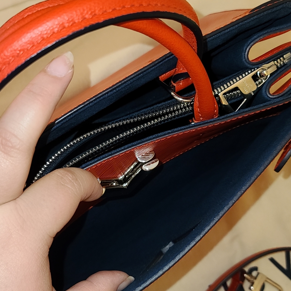 Louis vuitton TWIST TOTE - Picture 7 of 11